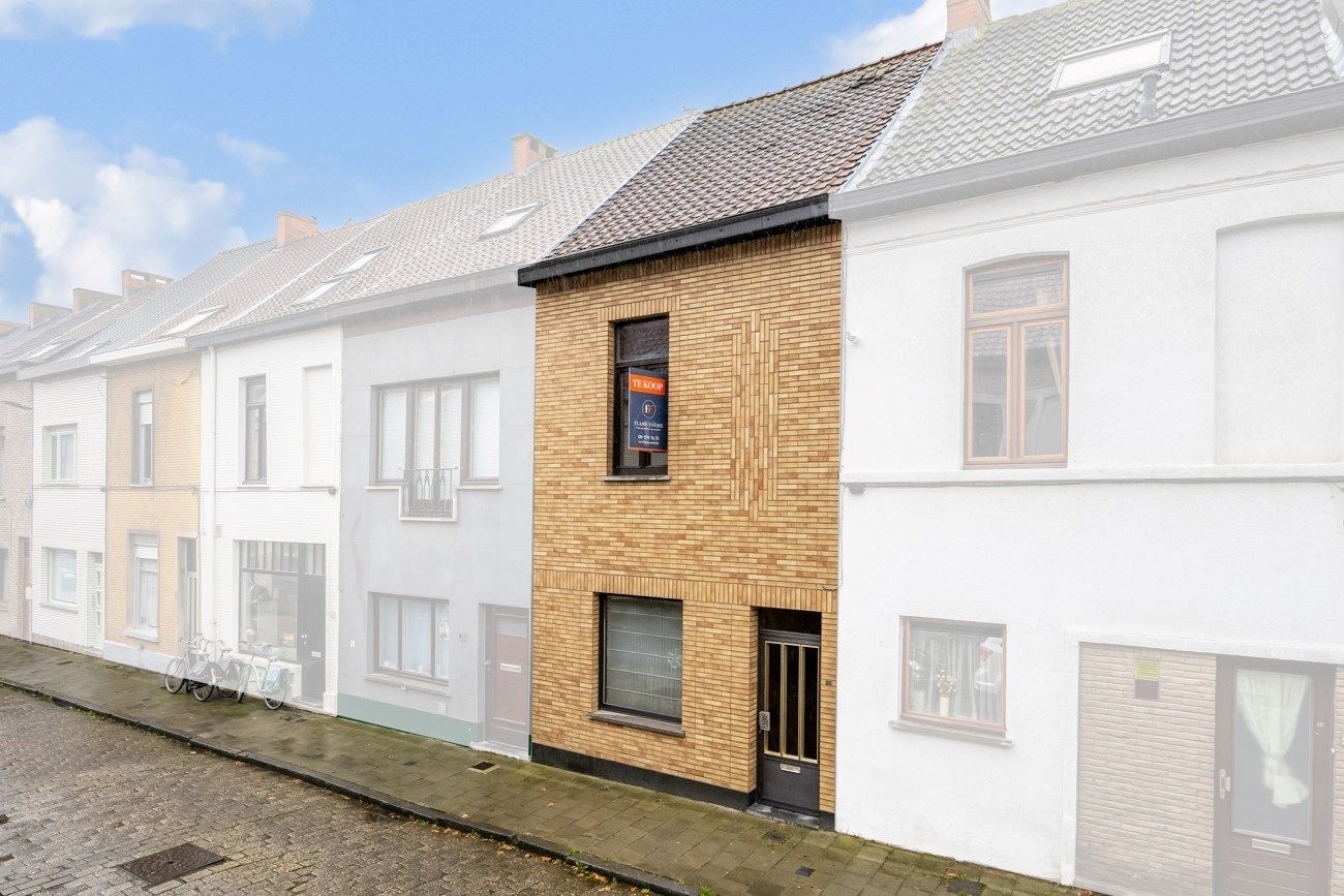 Voor studerende kinderen. Ruime rijwoning met tuin en 3 slaapkamers in Gent vlak bij Gent-Sint- Pieters. foto 9