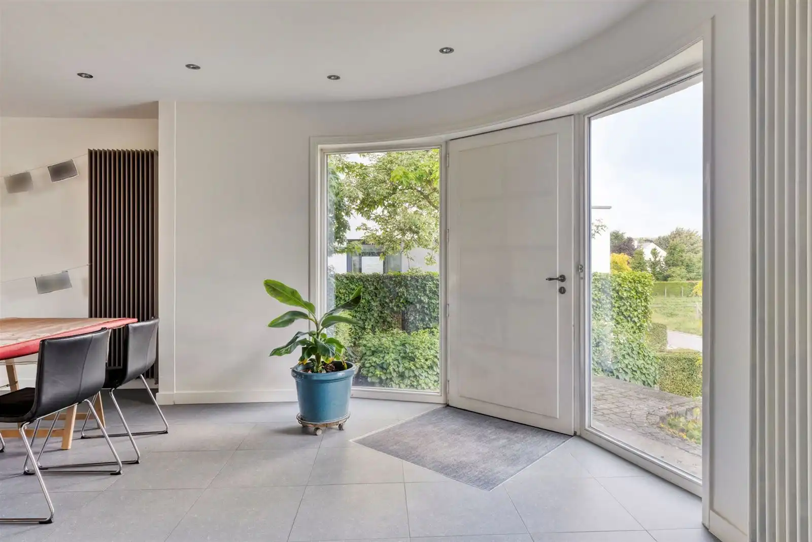 Ruime villa te huur op rustige locatie foto 4