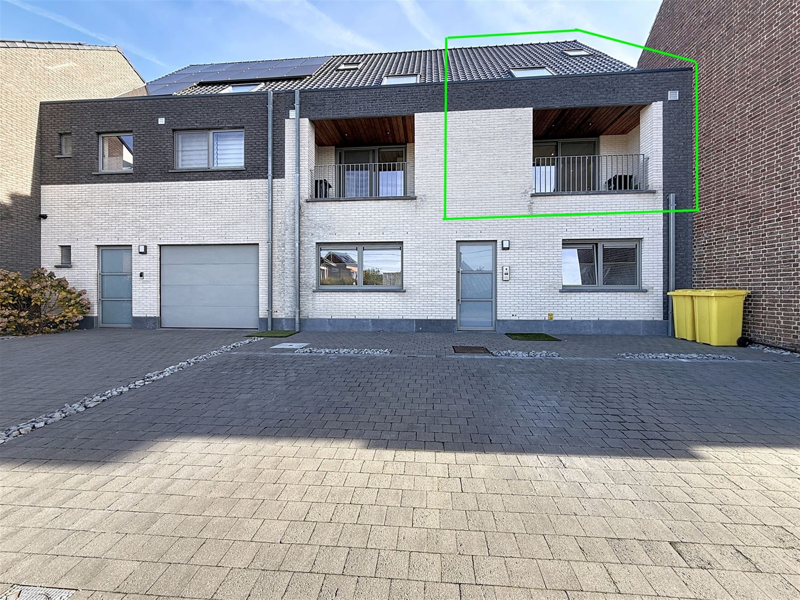 Mooi duplex app, 2 slpks, terrassen en parking foto {{pictureIndex}}