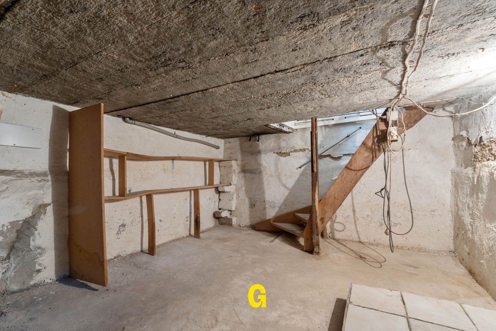 Te renoveren vrijstaande bungalow woning met tuin op een perceel van 8a 55ca foto 23