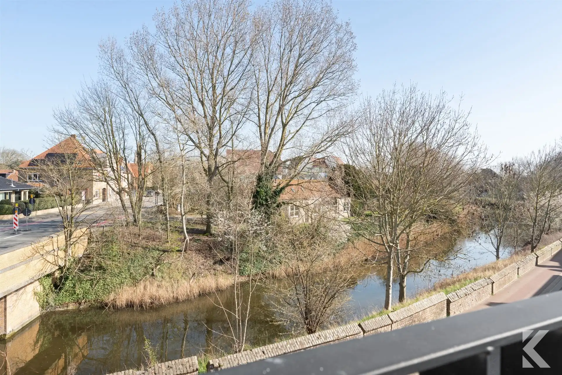 Gigantische, prachtig gerenoveerde woning met garage foto 28