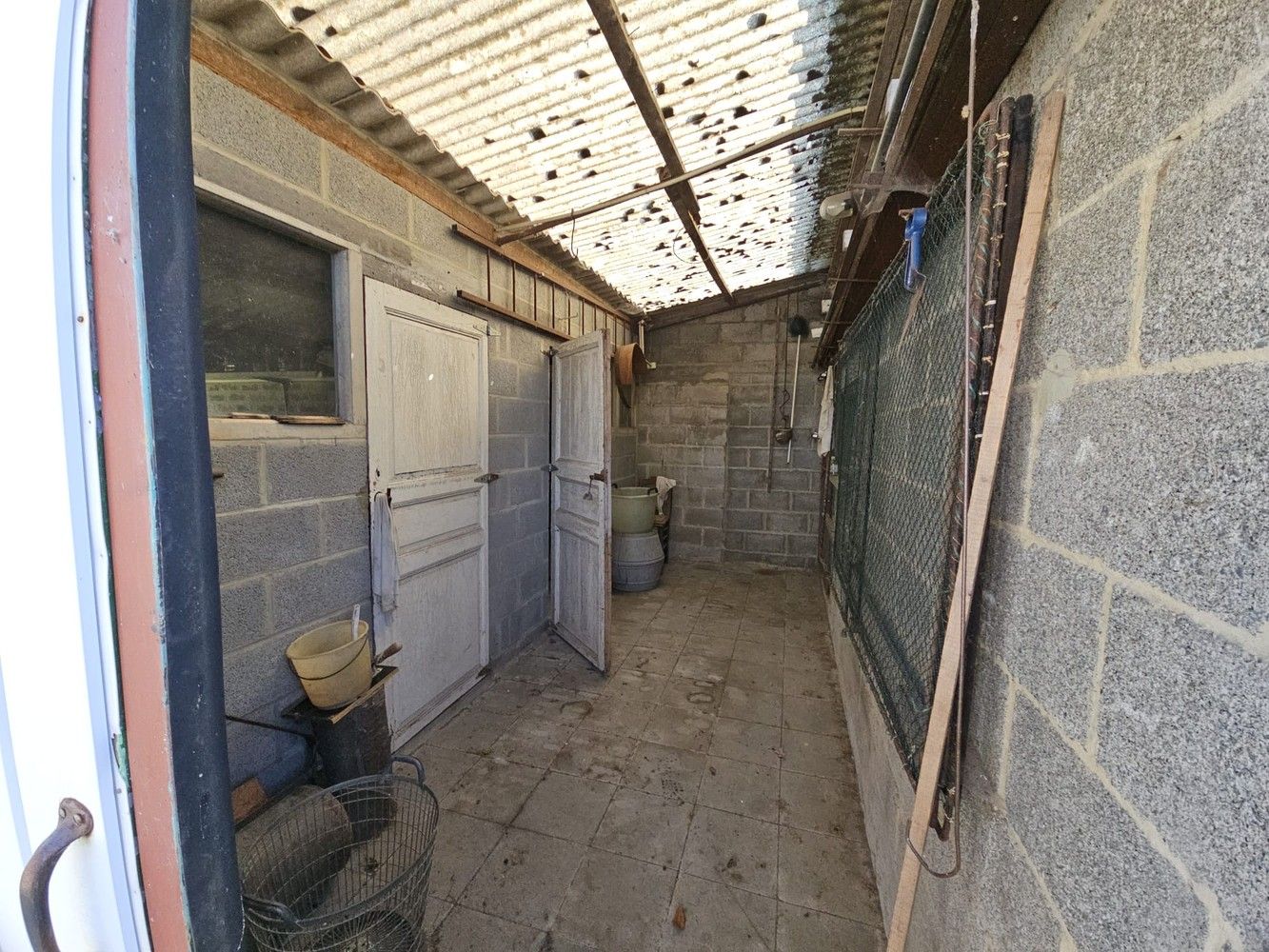 Ruime, grondig te renoveren woningn op 7a foto 16