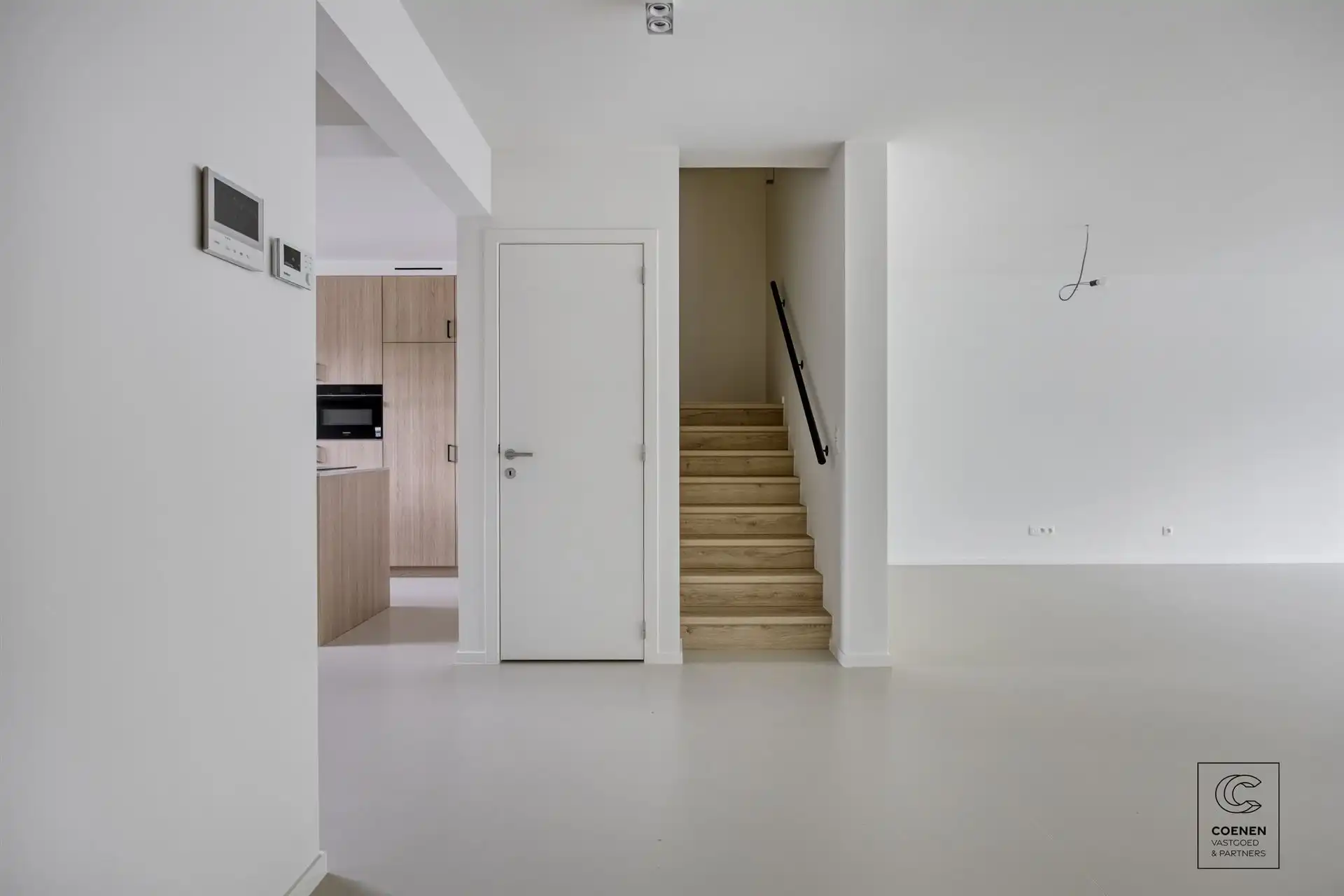 Volledig gerenoveerde woning van 230 m² met 5 slpk's! foto 3