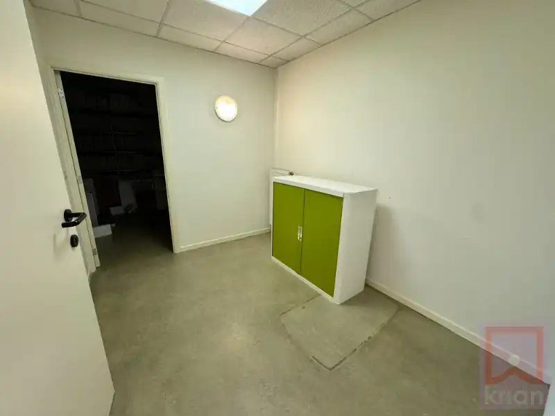 Handelsruimte ±170m²  te huur in centrum Geel! foto 8