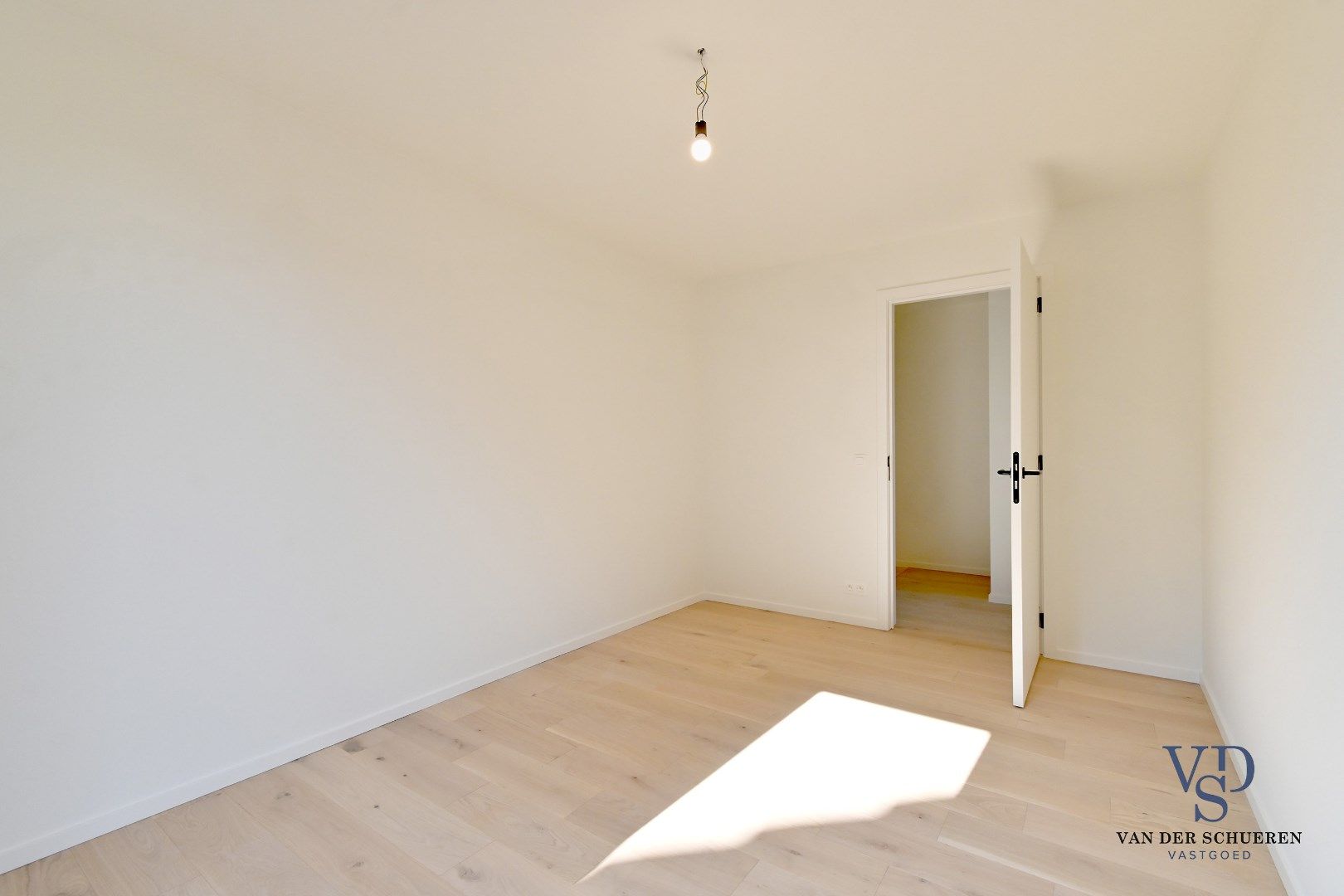 IN OPTIE ! Half Open Bebouwing met afzonderlijke garage  foto 27