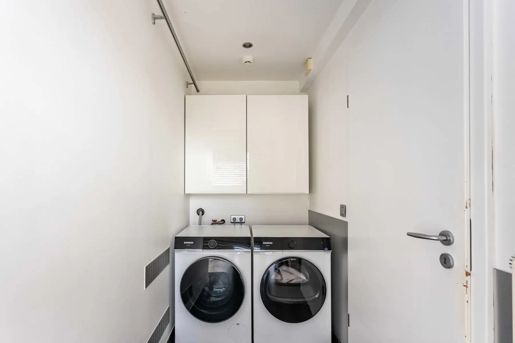 Prachtig onderhouden en instapklare woning vlakbij het centrum van Lede foto 15