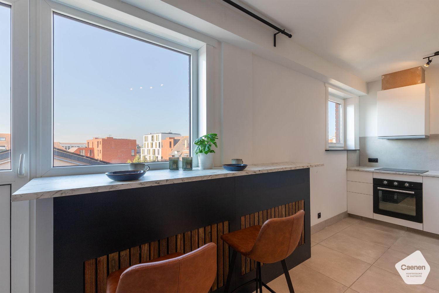STIJLVOL & GERENOVEERD APPARTEMENT in het hartje van OOSTKAMP MET 2 SLAAPKAMERS foto 5