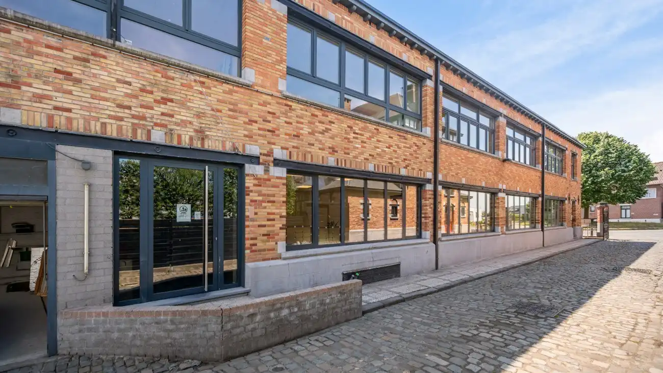 Volledig gerenoveerde kantoren in kleinschalig business center in Gent foto 19