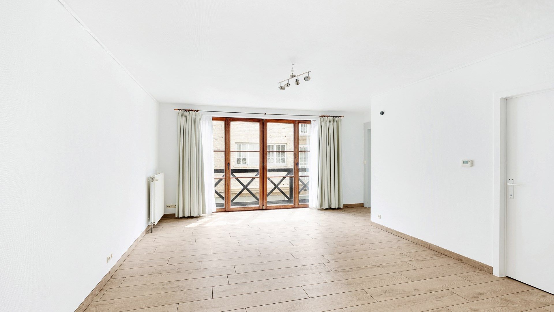 Vernieuwd appartement met terras te Heist-aan-Zee foto 9