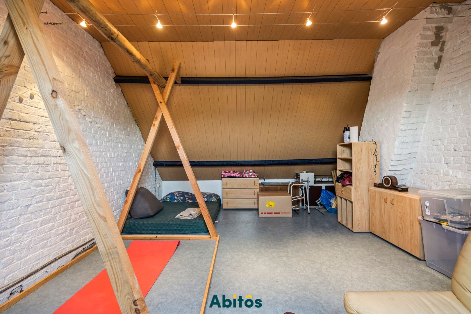 Halfopen bebouwing met drie slaapkamers ideaal voor co-housing foto 22