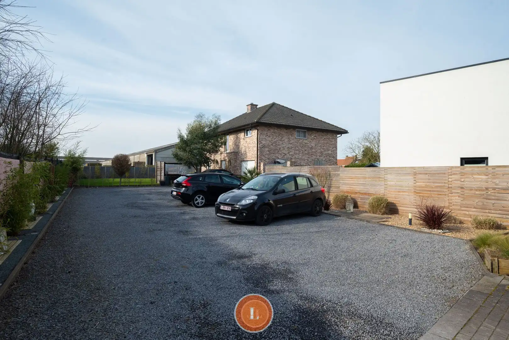 Instapklare villa met 4 slaapkamers op perceel van 1053m². foto 2