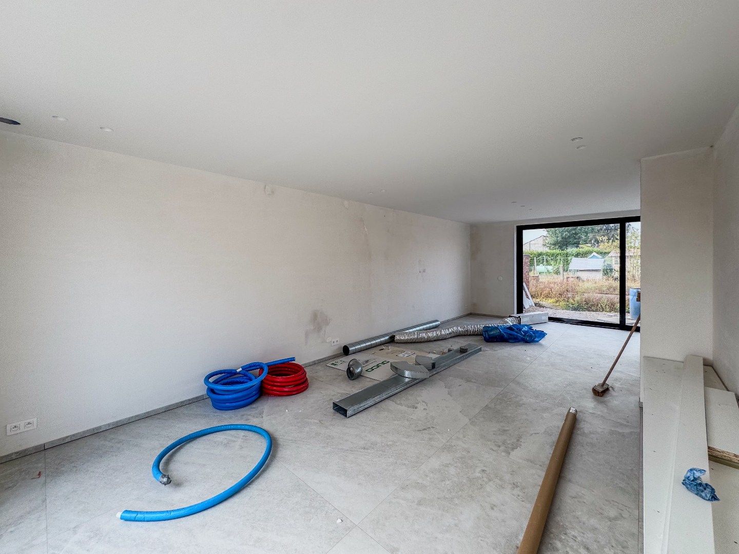 Energiezuinige nieuwbouwwoning met 3 slaapkamers, ruime garage en tuin. foto 11