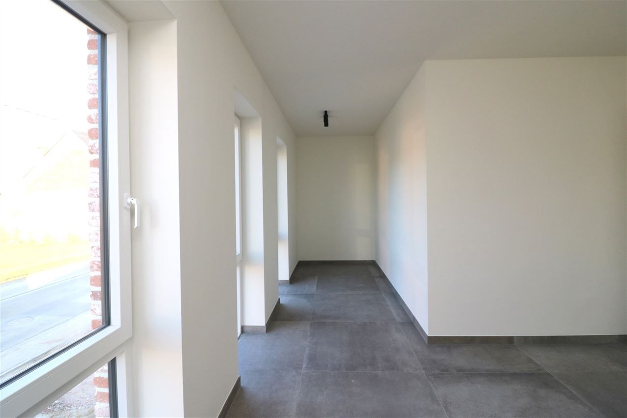 Prachtige nieuwbouwwoning met 4 slpk. met gusntige ligging foto 18