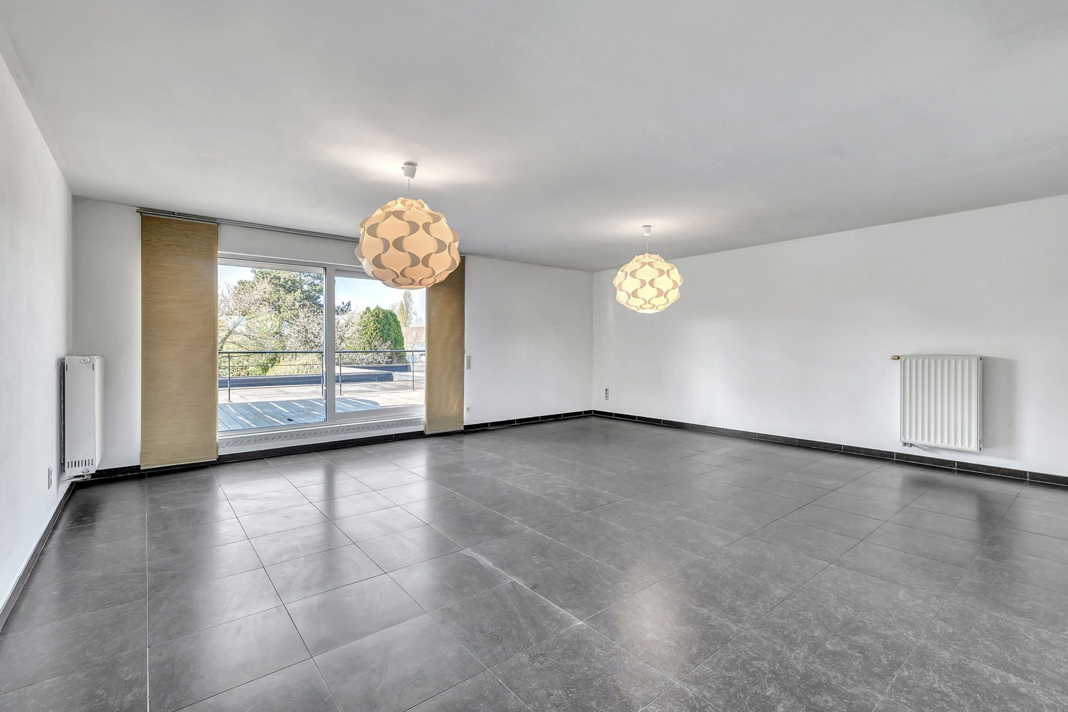 Ruime duplex met groot terras en garage foto 3