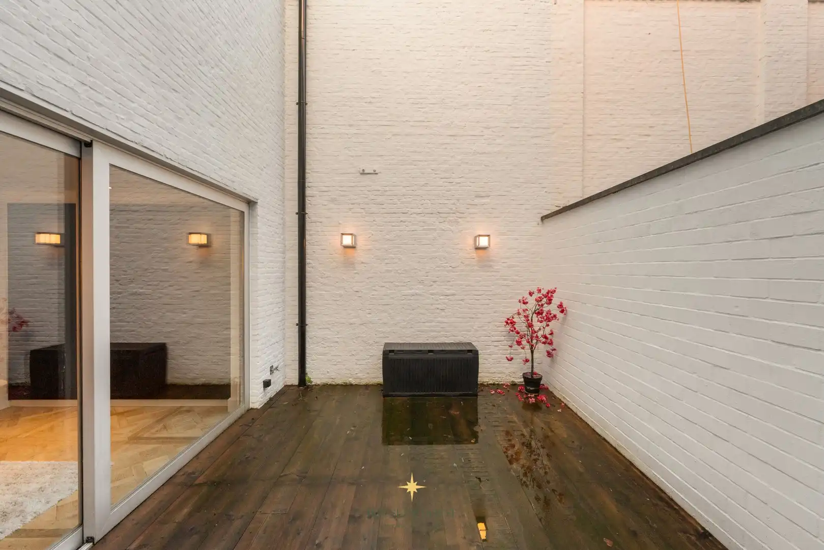 Subliem gerenoveerde stadswoning in een uitzonderlijk historisch kader rond de Onze-Lieve-Vrouwekerk, zonder renovatieverplichting foto 11