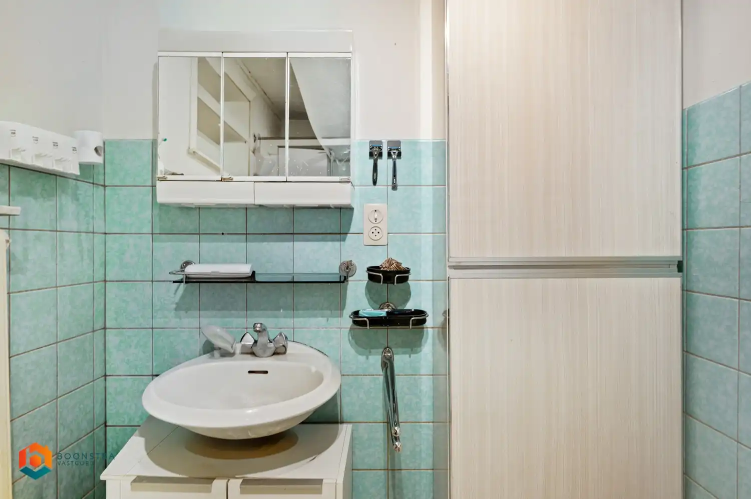 Te renoveren woning met 3 slpkrs te Putte foto 8