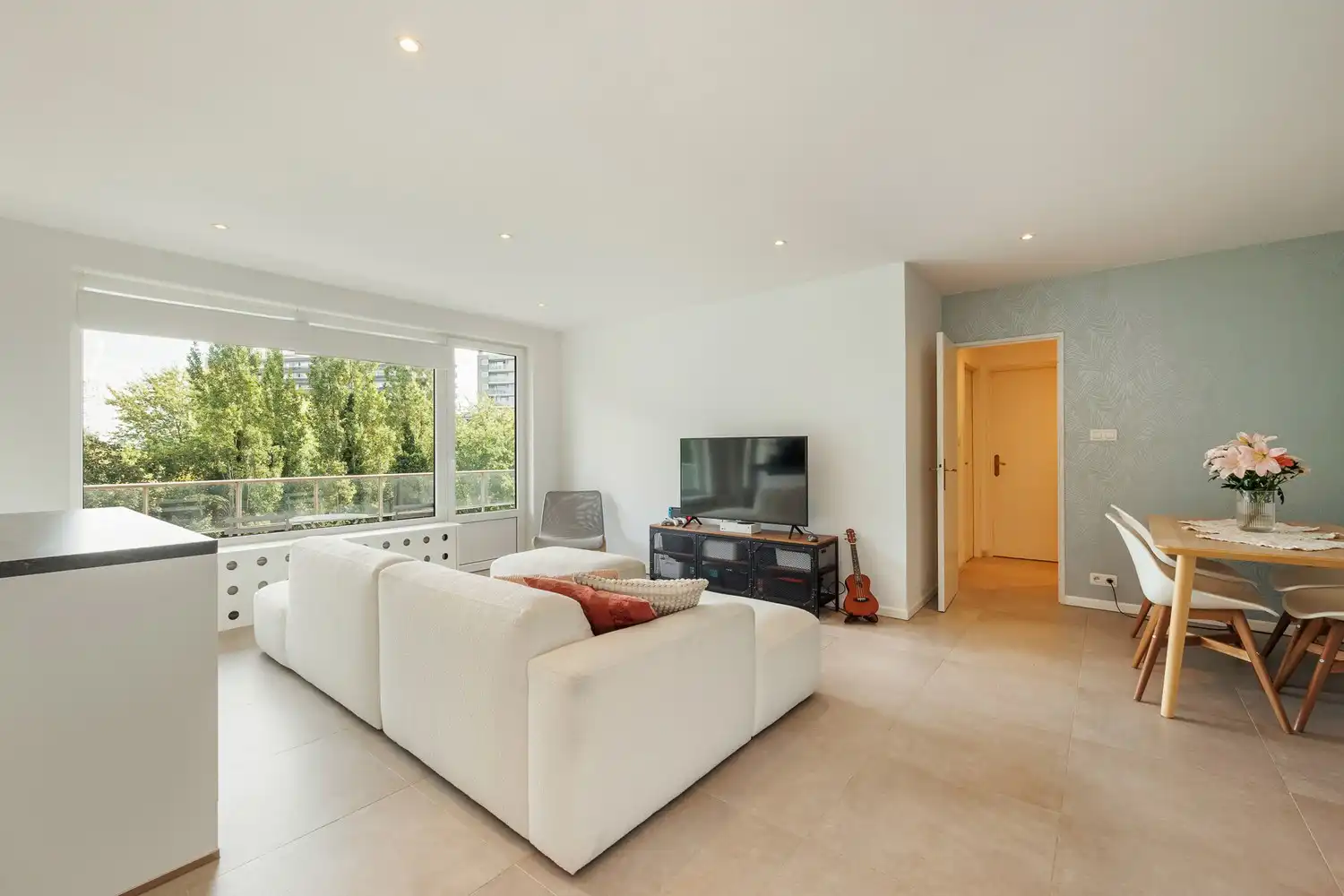 Lichtrijk 2-slaapkamerappartement met ruim terras op toplocatie in Berchem! foto 5