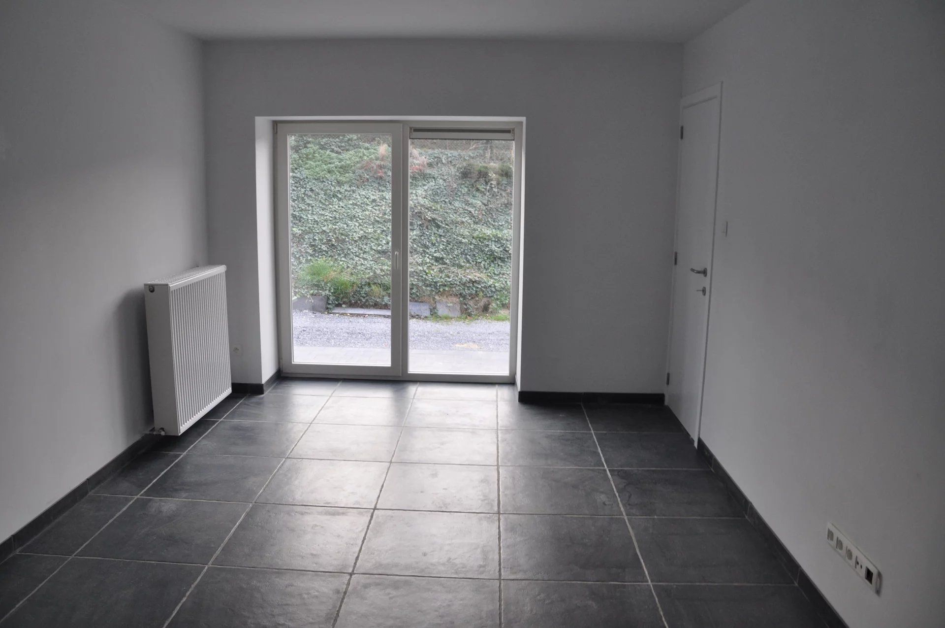 LANDELIJKE EN GEZELLIGE WONING MET 3 SLPK EN LEUKE ONDERHOUDSVRIENDELIJKE TUIN/TERRAS IN BILZEN (WALTWILDER) foto 4