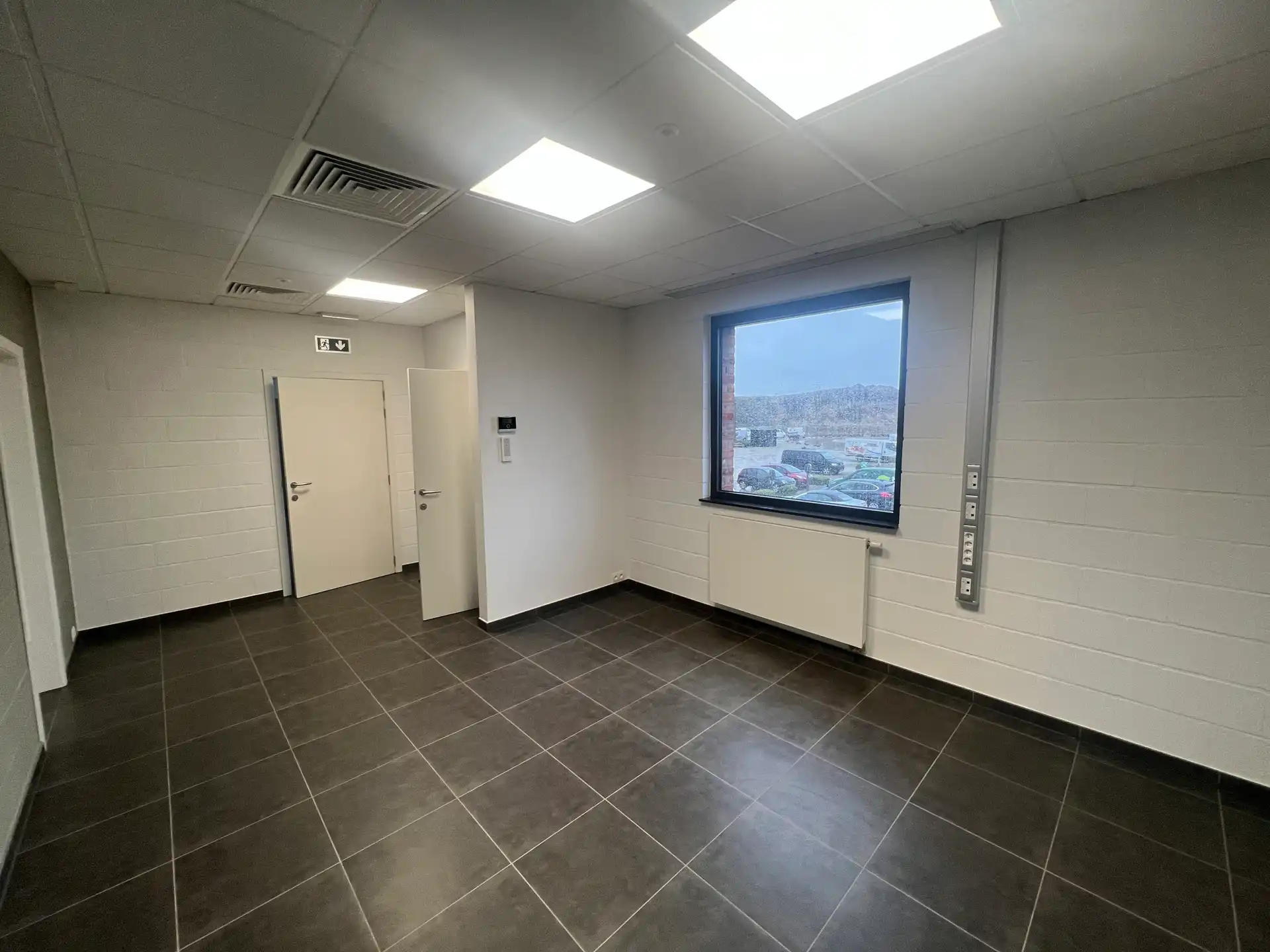 RECENTE KANTOREN VAN 90M² foto 9