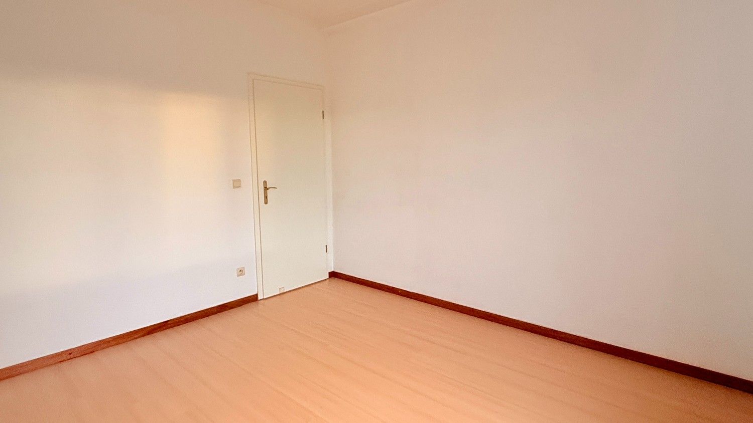 Instapklaar 1-slaapkamerappartement met zuidgericht terras in Veldwezelt, Lanaken. foto 13