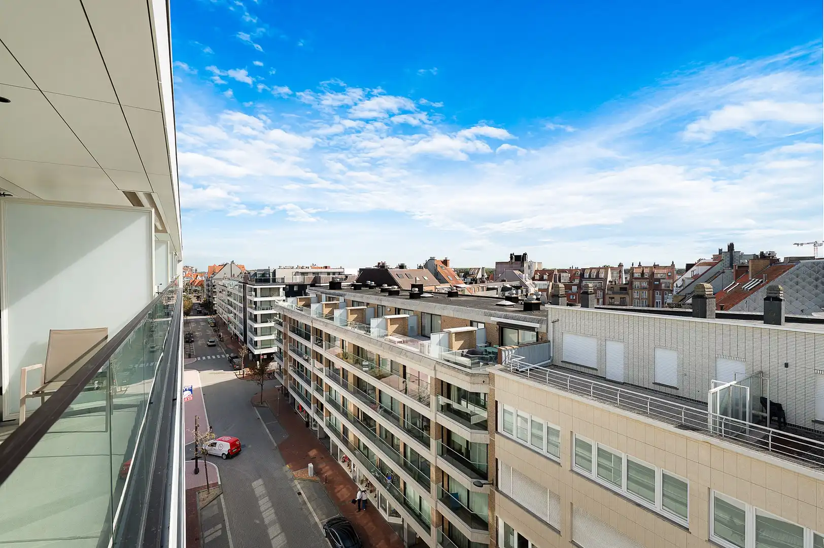 Luxueus éénslaapkamer appartement op toplocatie te Zoute. foto 2