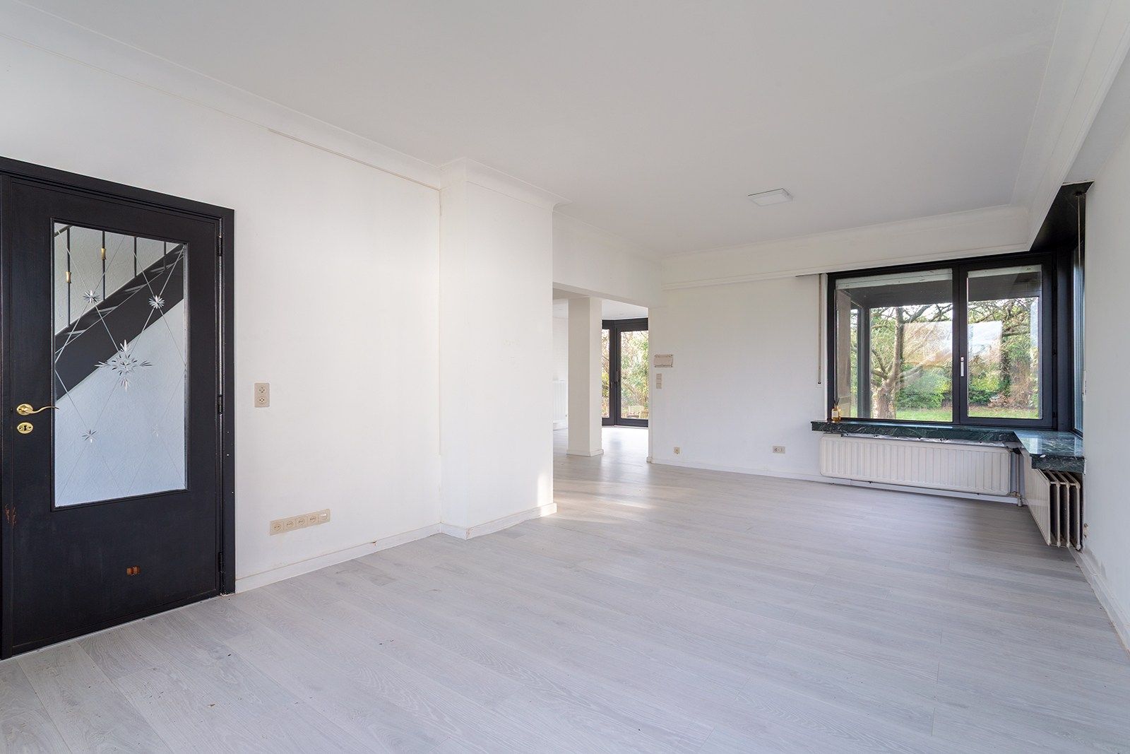 Villa met grote tuin, magazijn én weiland foto 7