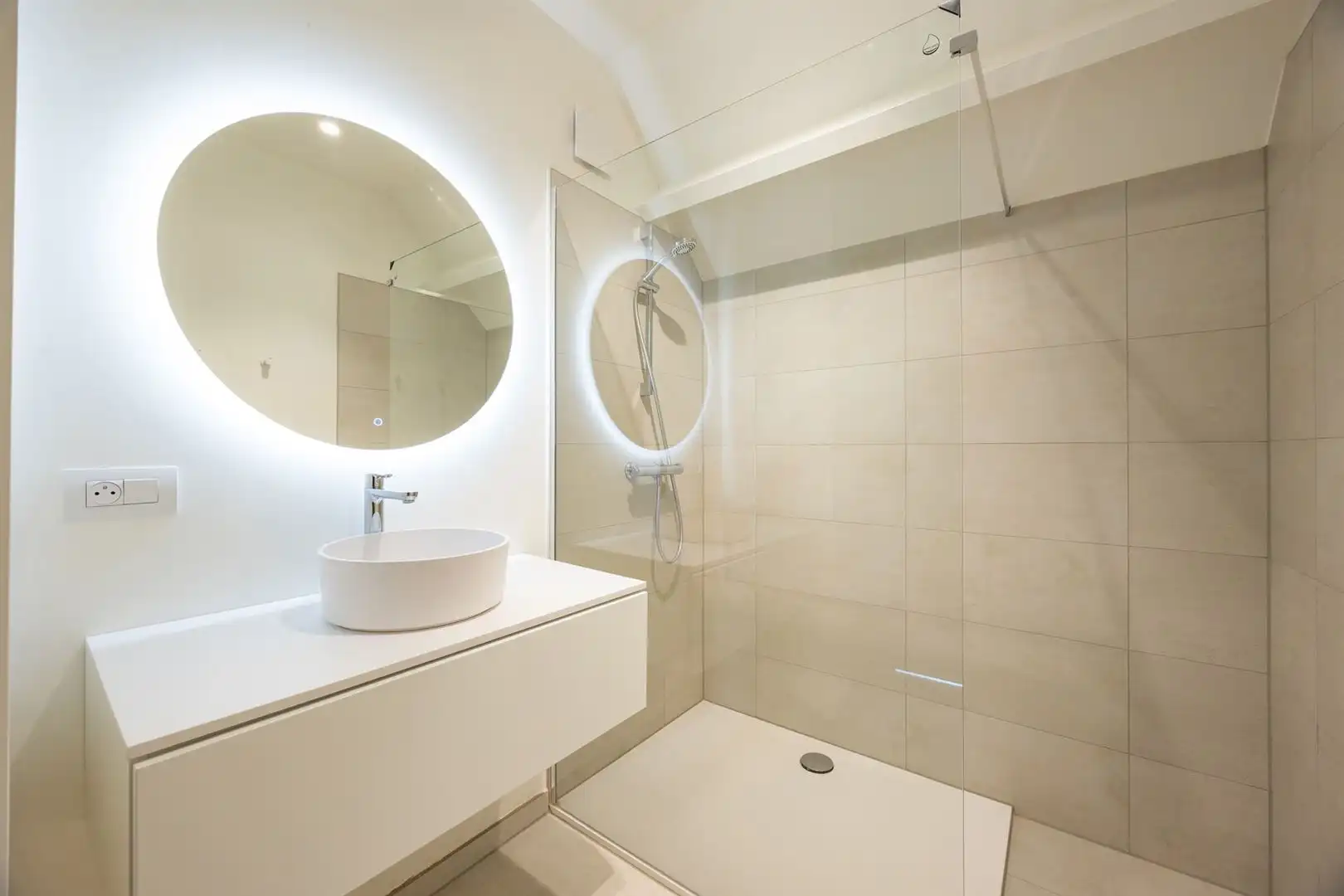 Luxewoning met tuin en privébos foto 21