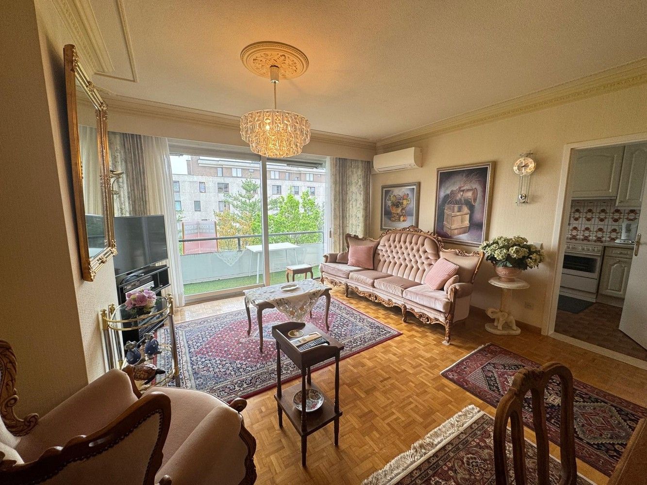 CHARMANT RUIM APPARTEMENT TUSSEN HET GROEN foto 2