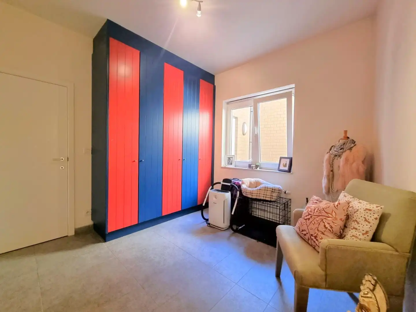 Centraal gelegen gelijkvloers appartement met twee slaapkamers en stadskoer foto 12