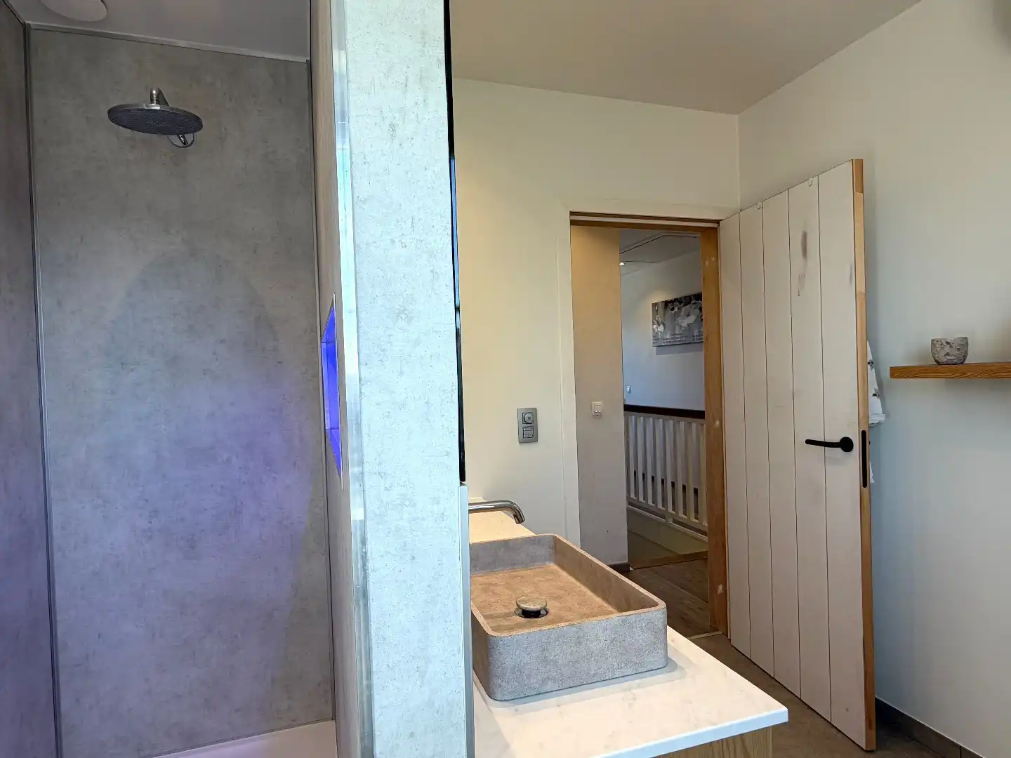Prachtige woning met 3 slaapkamers, zonnepanelen en thuisbatterijen op rustige ligging! foto 14