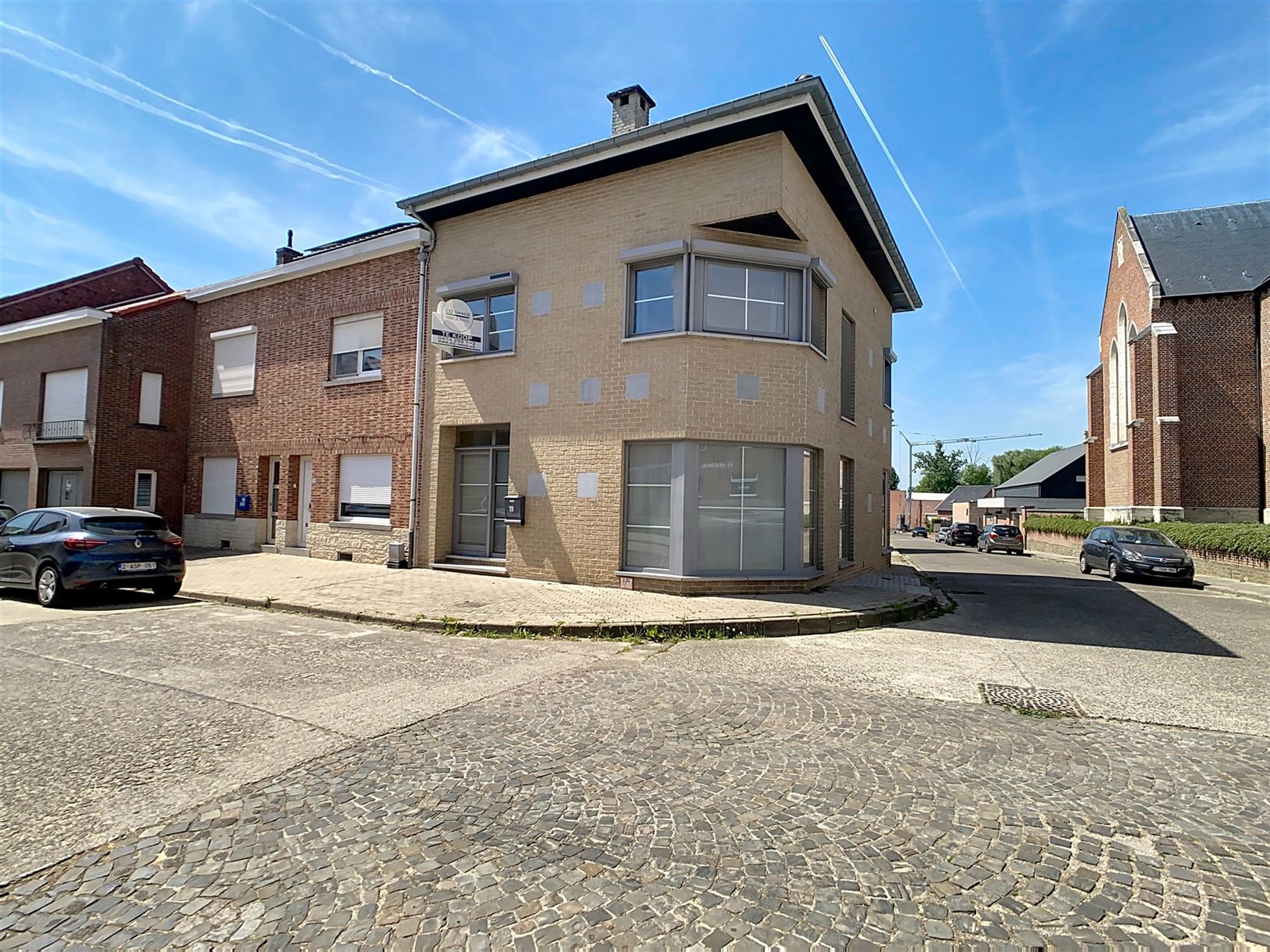 Ruime woning, 4/5 slpks, tuin, terras, garage, 6a 25ca foto {{pictureIndex}}