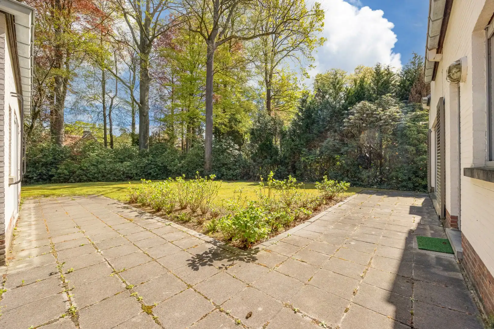 Villa met praktijkruimte en dubbele garage op riant perceel van 2.010 m² te Schoten foto 20