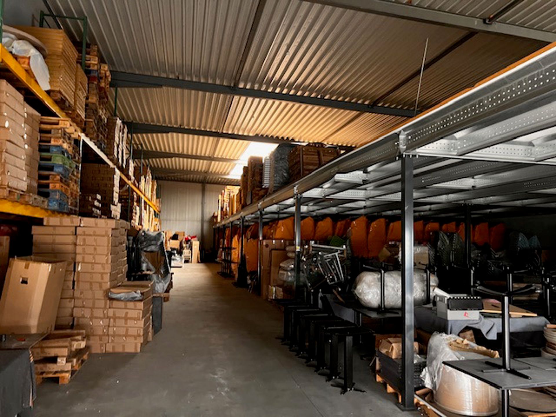 TE KOOP/TE HUUR Magazijnruimte te Kapellen foto 2