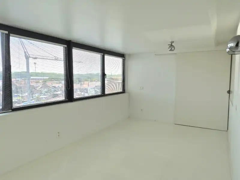 Modern 2-slaapkamer appartement met open zicht te koop foto 8