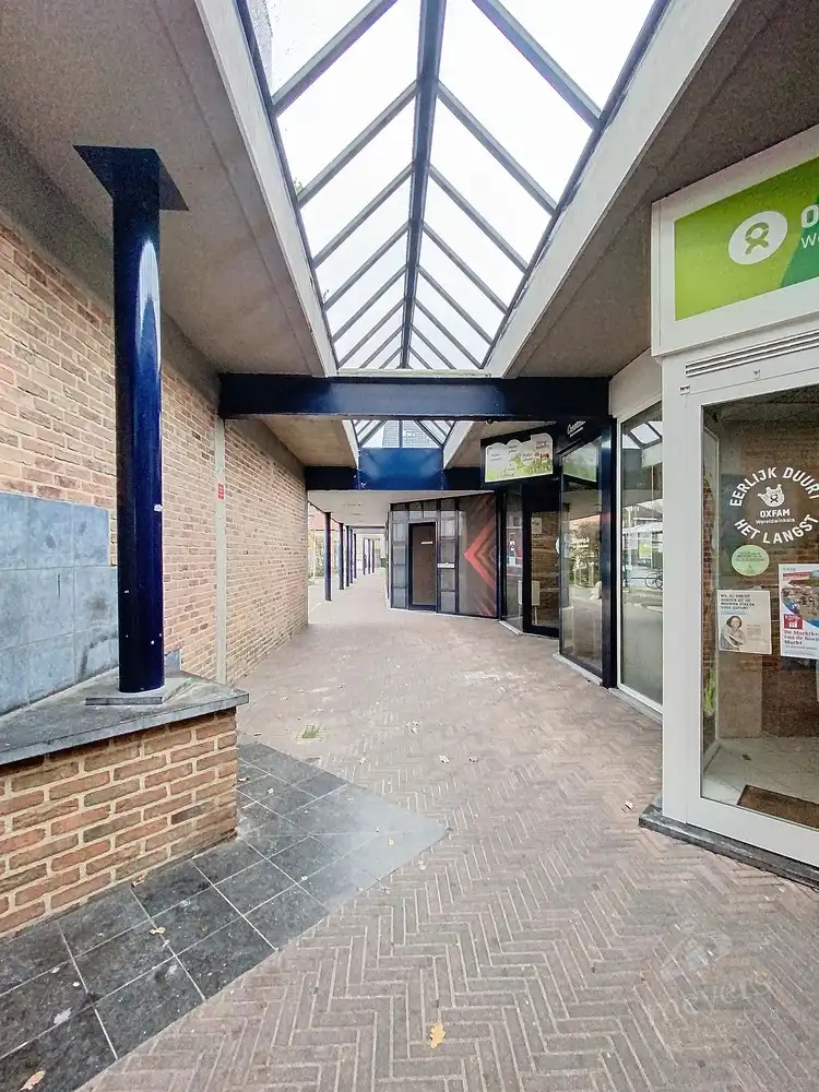 Veelzijdige kantoor- en handelsruimte van circa 155 m² in het centrum van Alken foto 2