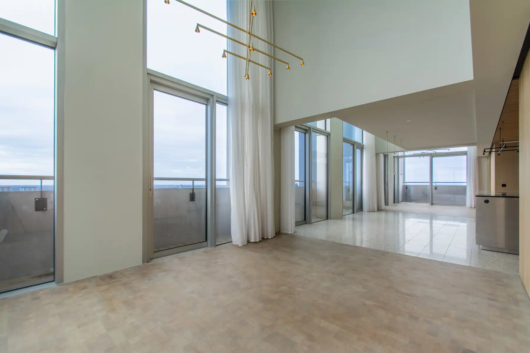 Prachtig 2-kamer app. met prachtig zicht over park en stad foto 3