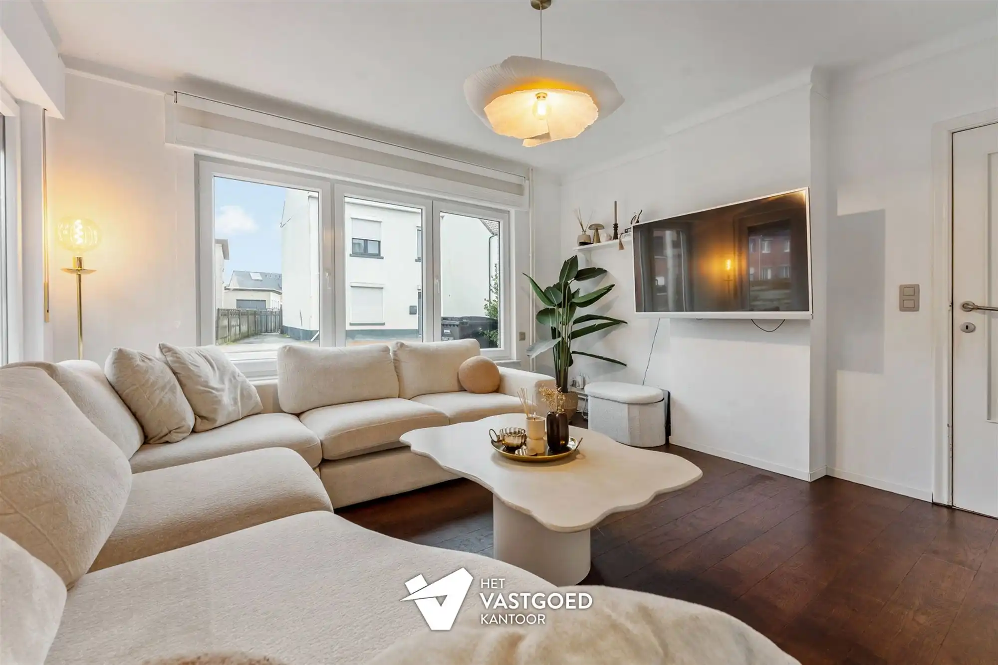 VOLLEDIG GERENOVEERDE WONING MET 4 SLAAPKAMERS, RUIME LEEFRUIMTES EN VRIJSTAANDE GARAGE OP PERCEEL VAN 6A90CA VLAKBIJ BE-MINE foto 3