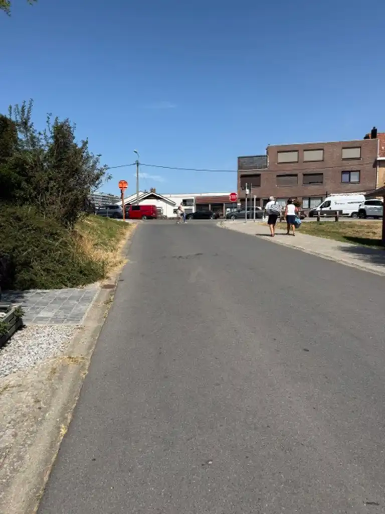 TE KOOP GARAGE TE WESTENDE! foto 5