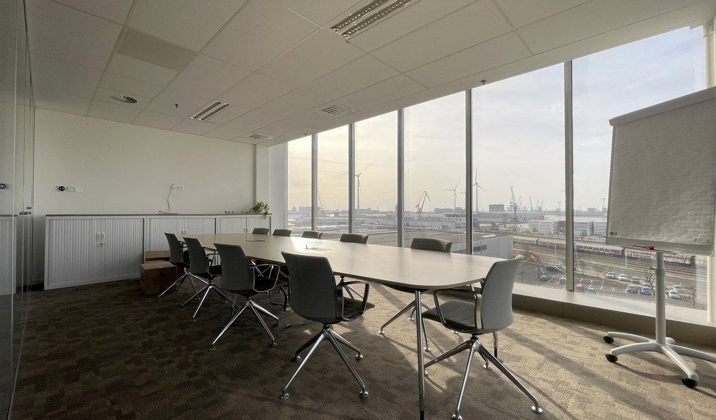 Vernieuwde kantoren te huur in Ahlers Building te Antwerpen foto 6