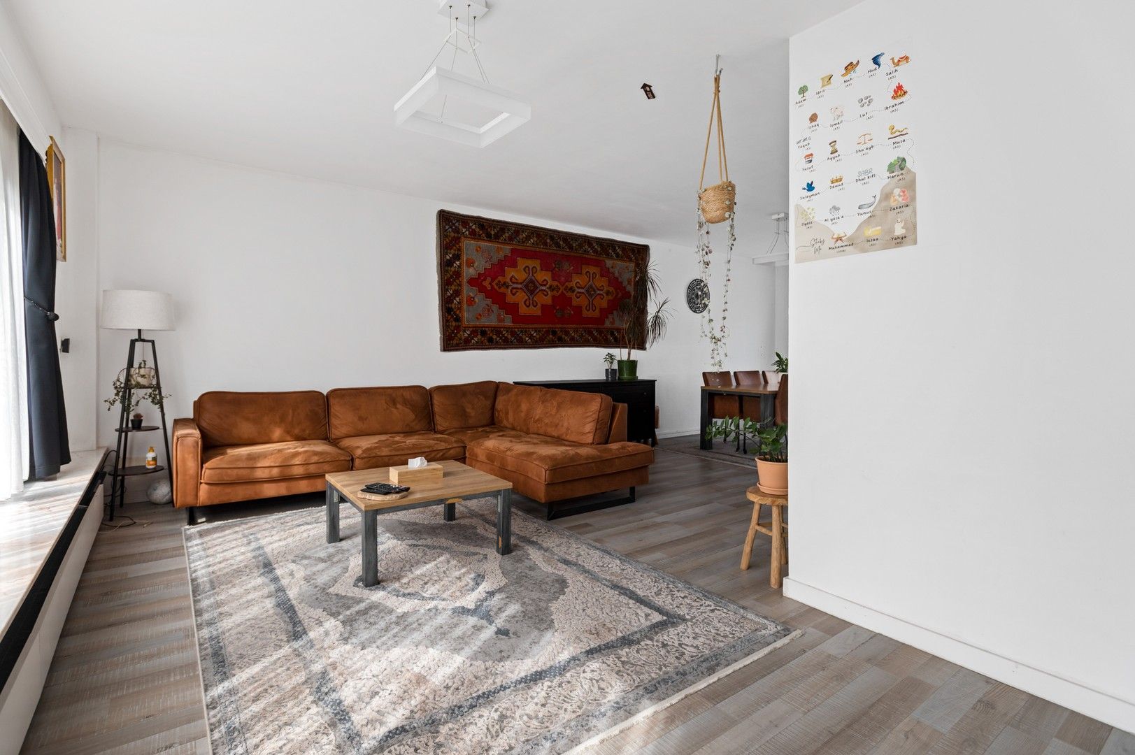 Ruime bel-étage met 4 slaapkamers en gezellige tuin foto 4