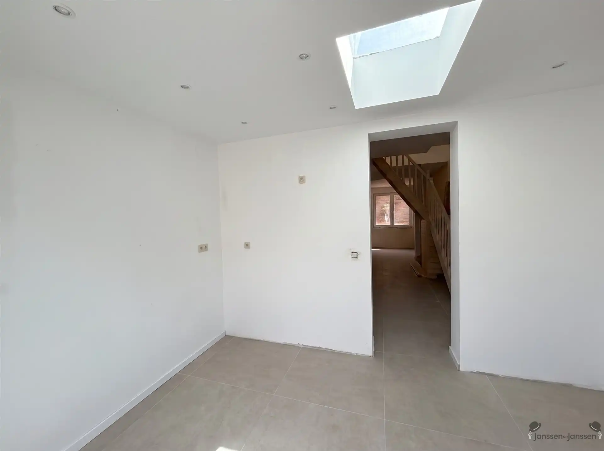 gerenoveerde woning met tuin foto 5