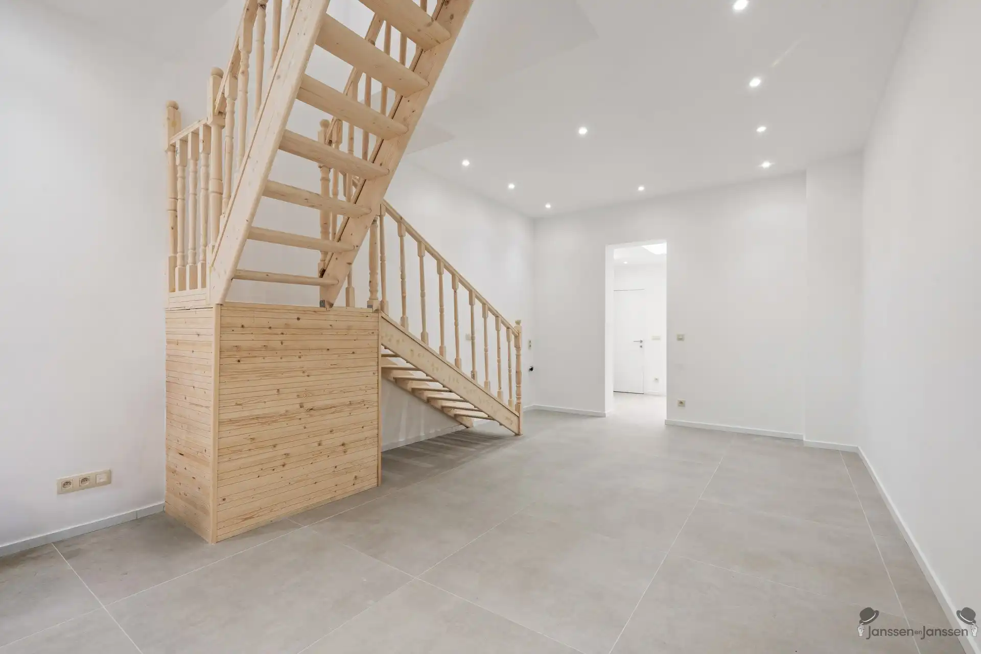 gerenoveerde woning met tuin foto 5