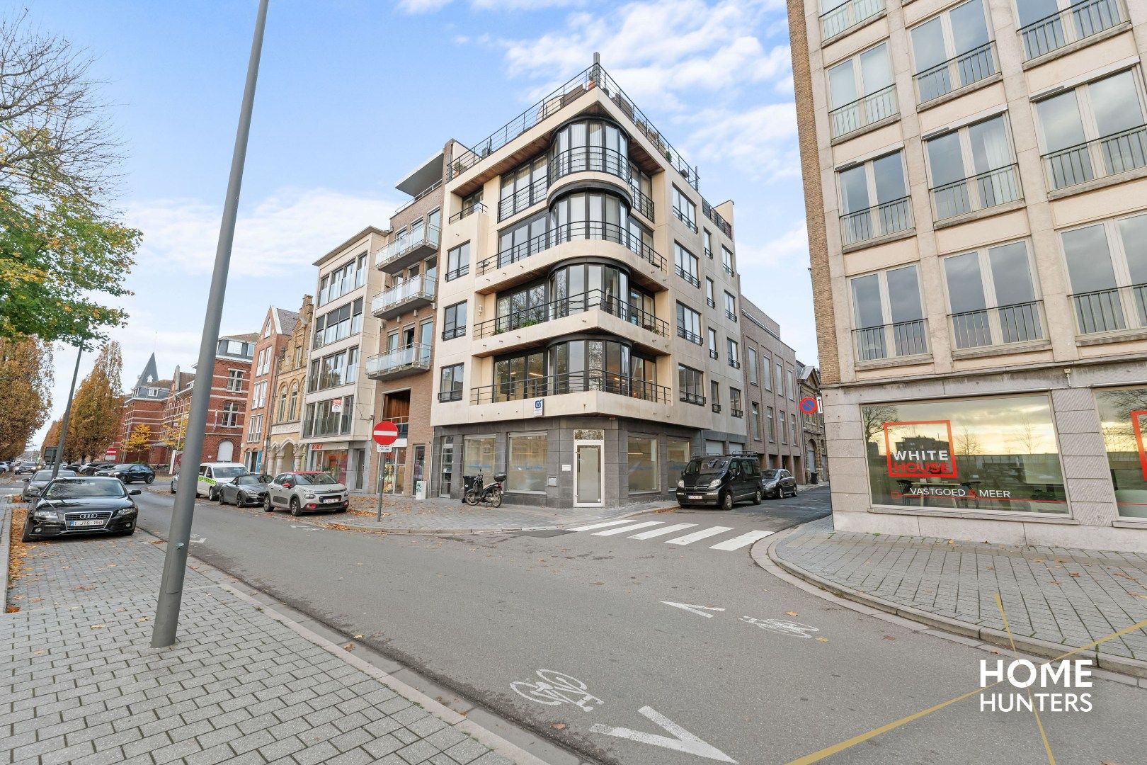 Kantoorruimte bestaande uit twee verdiepingen op het Colaertplein te Ieper foto 14