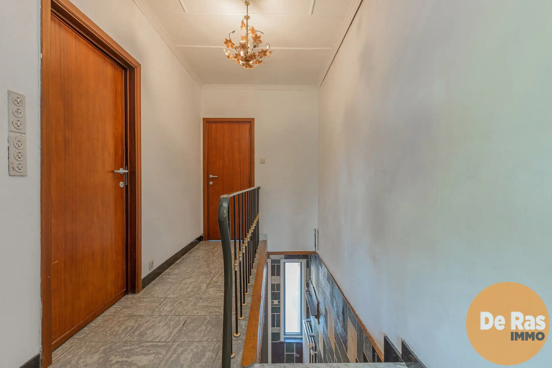 BURST- Vergunde loods (400m²) met woning op centrale locatie foto 12