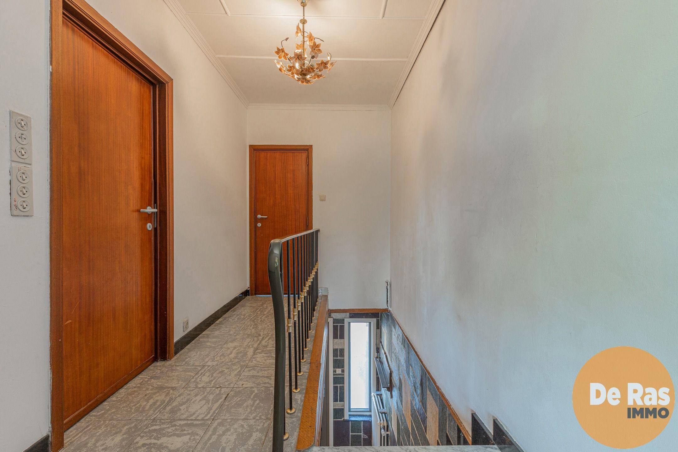 BURST- Vergunde loods (400m²) met woning op centrale locatie foto 12