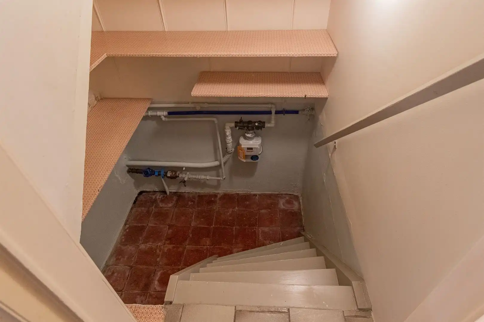 Rustig gelegen gezinswoning met 4 slaapkamers, garage en tuin. foto 25