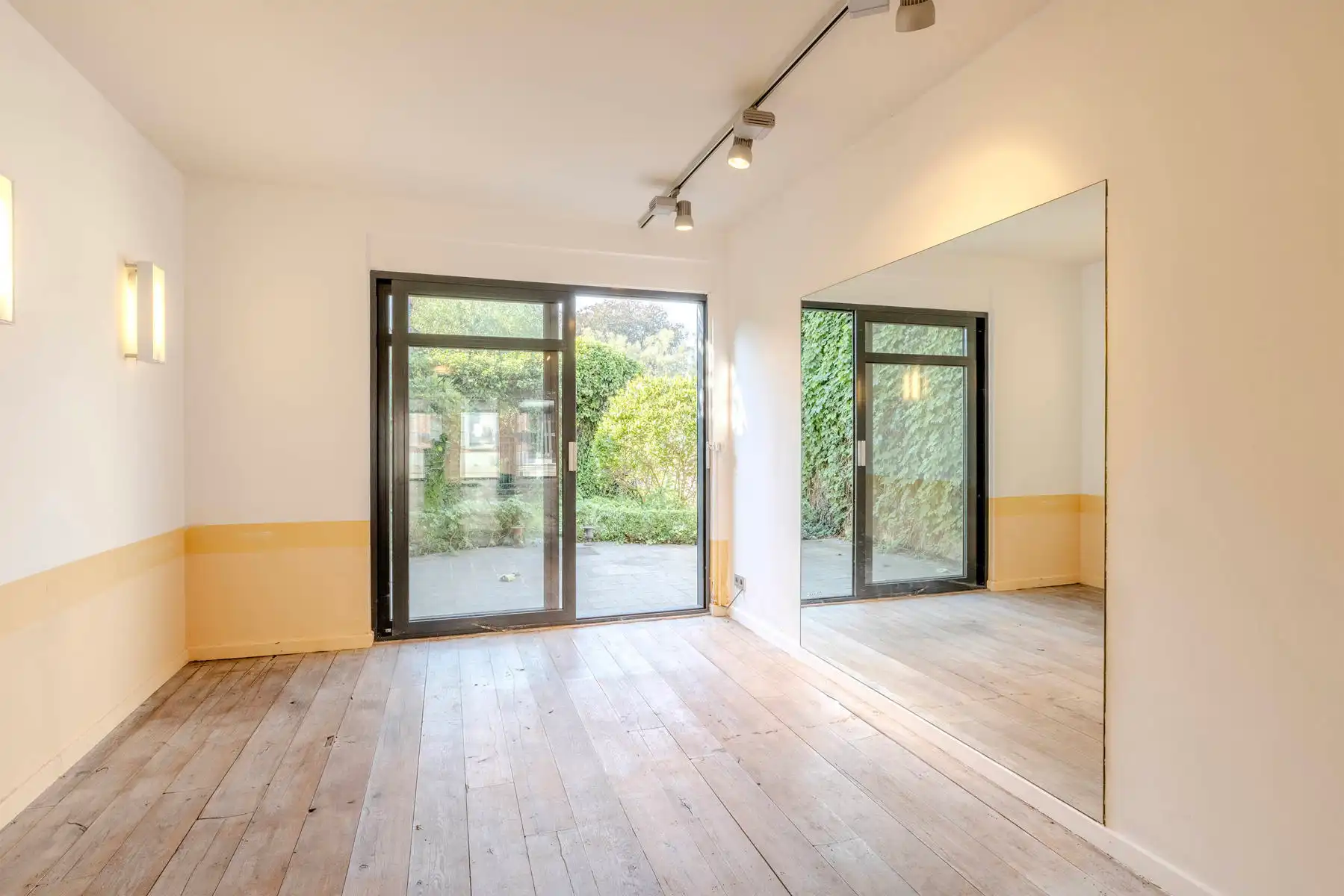 GLV handelspand/kantoor van 133m² met kelder, terras en tuin foto 5