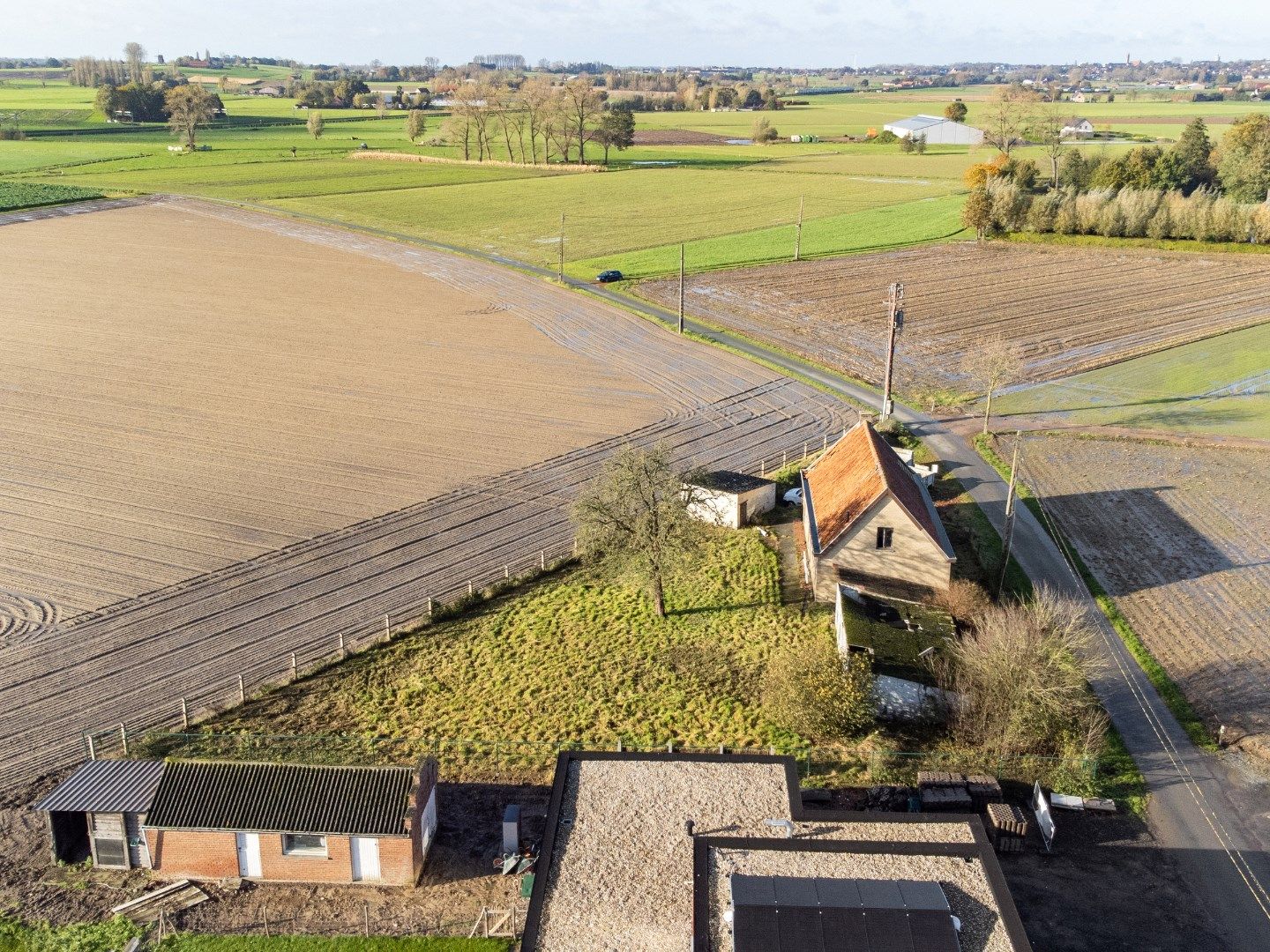 LANDELIJK GELEGEN WONING/BOUWGROND OP 1.161 m² foto 5