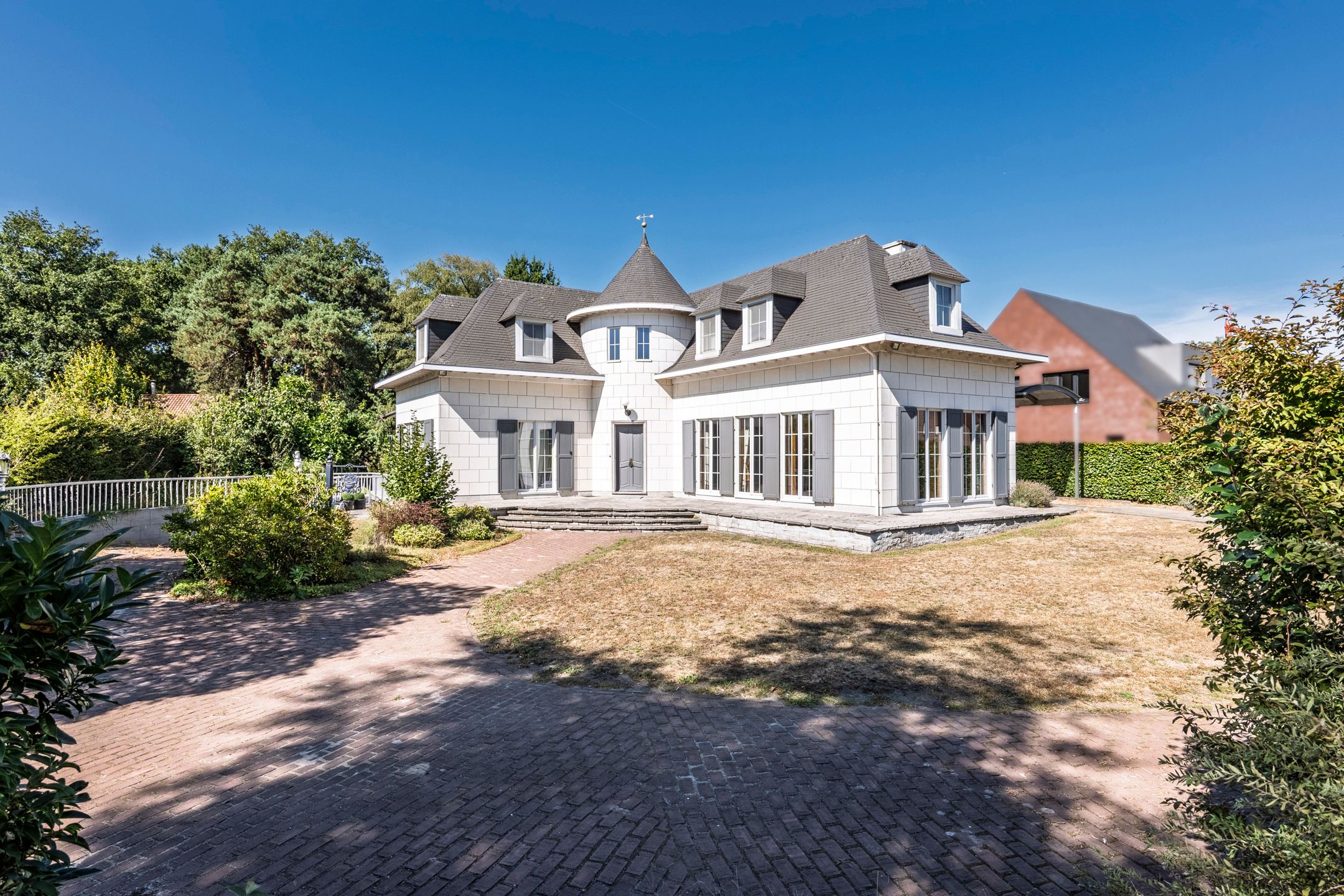Uitzonderlijk gelegen villa nabij groen op grond van 2.785m² foto 31