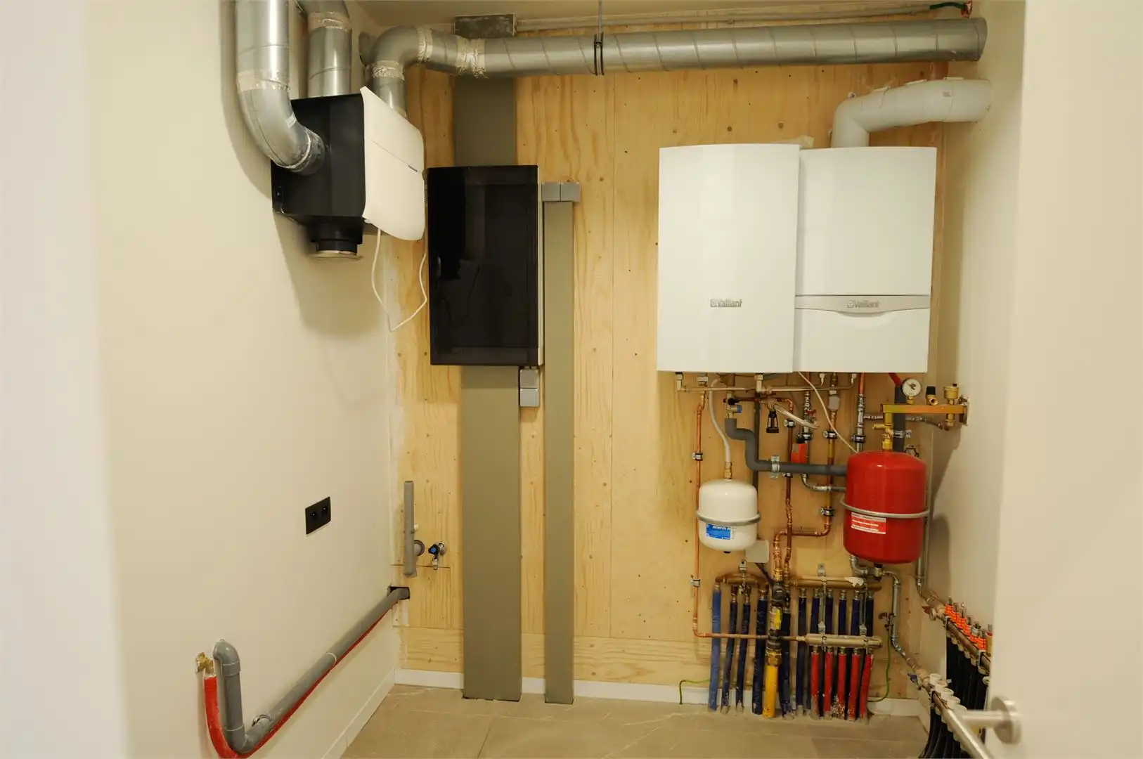 2 slaapkamer appartement met groot terras foto 8